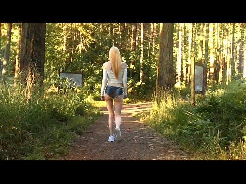 ❤️ Falleg kona hreyfir sig hægt, ekki nektarmyndband Klám hjá okkur is.myteporn.ru